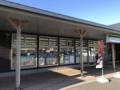 ファミリーマート　三滝堂ＰＡ店