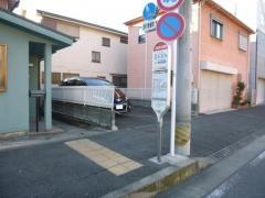 「旧坂本小学校」バス停留所
