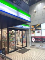ファミリーマート　立川諏訪通り店