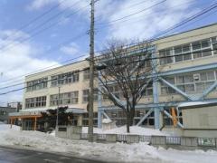 八軒小学校