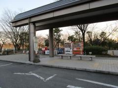 「自治医大医療センター」バス停留所