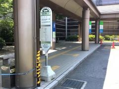 「自治医大医療センター」バス停留所
