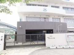丸山ひばり小学校