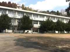 東部小学校