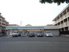 ファミリーマート　川崎中瀬店