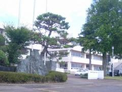 弥彦村立弥彦中学校