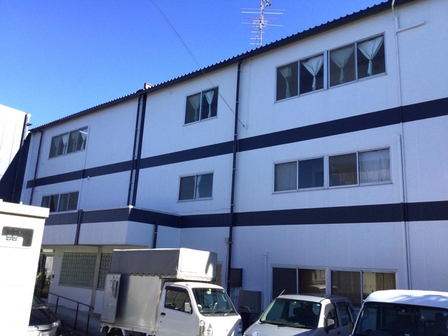 クローバーライフ平塚 建物全景