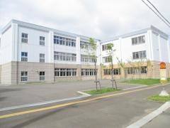 札苗緑小学校