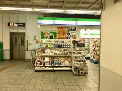 ファミリーマート　Ｕライン伊川谷駅売店