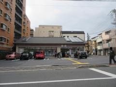 セブンイレブン　京都出世稲荷前店
