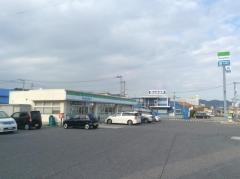 ファミリーマート　東浦久留麻店