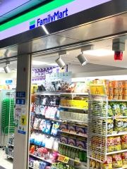 ファミリーマート　ＪＲ博多駅１ホーム店