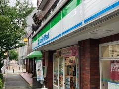 ファミリーマート　たまプラーザ店