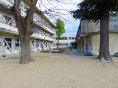 清明小学校