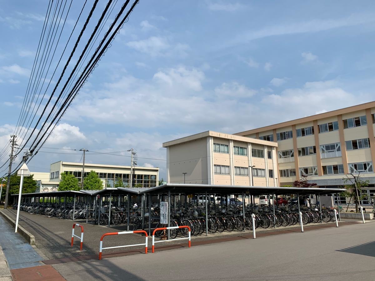 富山市婦中　速星中学校