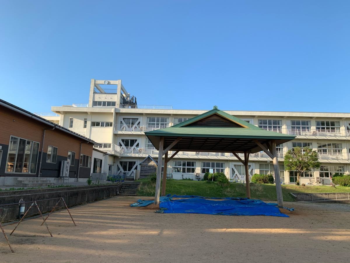 富山県滑川市立　東部小学校