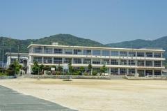 塩津小学校