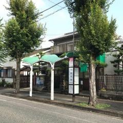 「牛牧住宅」バス停留所