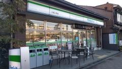 ファミリーマート　川端三条店