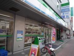 ファミリーマート　ＴＫＳ桶川若宮店
