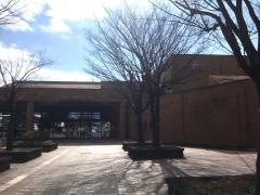 半田市立図書館