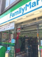 ファミリーマート　瓦屋町二丁目店