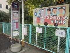 「川柳小学校前」バス停留所