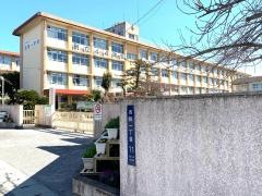 西陵小学校