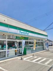 ファミリーマート　草津青地店