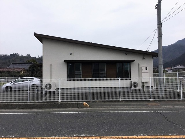 そよかぜのファミリー　キリンの里
