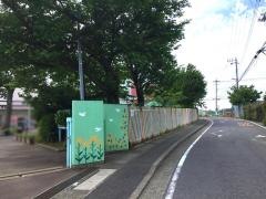 新作小学校
