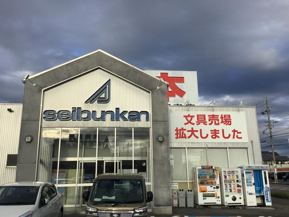 本屋　入り口