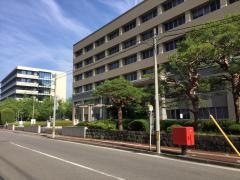 「裁判所前」バス停留所