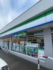 ファミリーマート　上大川前通店