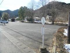 「秋山学寮」バス停留所