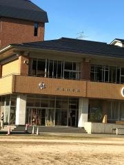 美山小学校