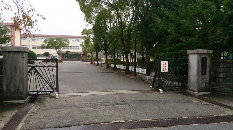 正門