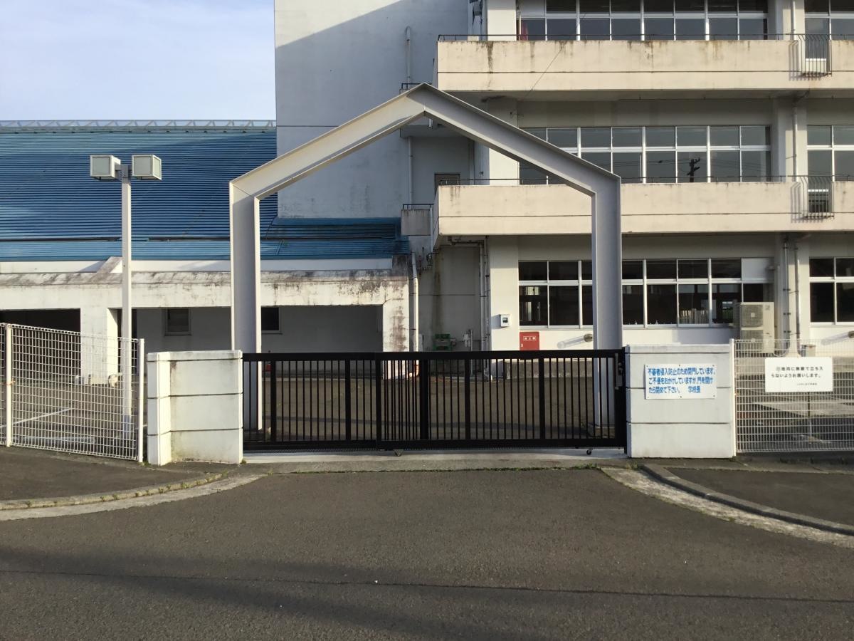 しらかし台小学校です。