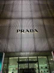 ＰＲＡＤＡ　大阪心斎橋店