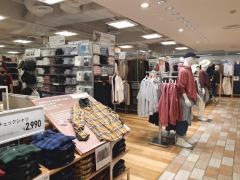 ユニクロ　京急ウィング久里浜店