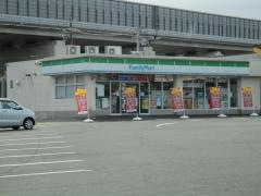 ファミリーマート　亀山インター店