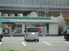 ファミリーマート　亀山インター店