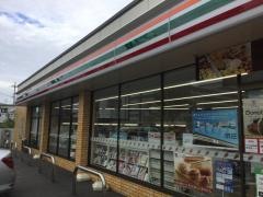 セブンイレブン　枚方出口店