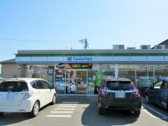 ファミリーマート　伊勢小俣西店