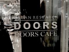 ＵＲＢＡＮ　ＲＥＳＥＡＲＣＨ　ＤＯＯＲＳ　茶屋町店