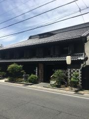 ヒカリヤヒガシ