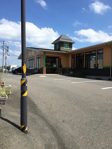 さかえライフハート美術館通り