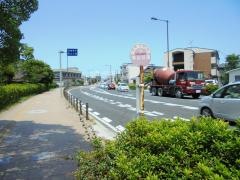 「湊山公園」バス停留所