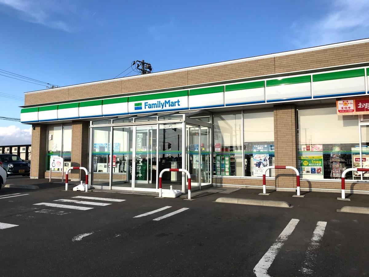 ファミリーマート五所川原川山店