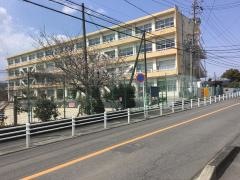 新栄小学校